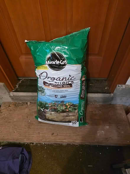 Photo of free Bag of potting soil (Central District/Madrona) #1