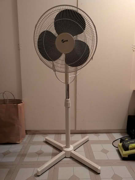 Photo of free Oscillating Standing Fan (Square One) #1