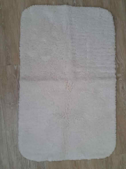Photo of free White bathroom mat (Close to Cumberland School) #1