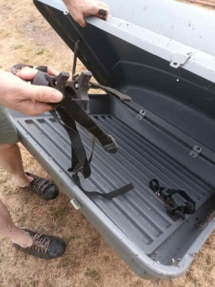 Photo of free Car roof box (GU22) #2