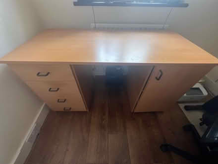 Photo of free Desk with draws (Beaconsfield HP9) #1