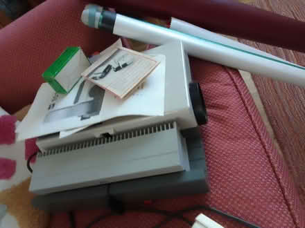 Photo of free Slide Projector + Screen (Purley on Thames RG31) #1