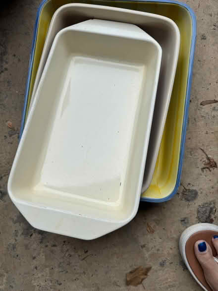Photo of free Cooking/baking dishes & dog bowl (Beaconsfield HP9) #1