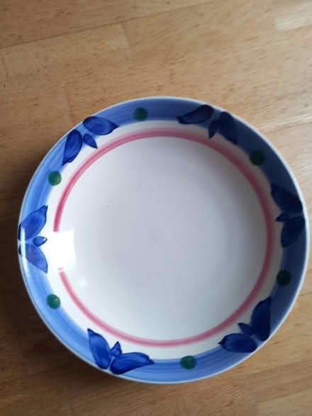 Photo of free Large ceramic bowl (Northcourt OX14) #1