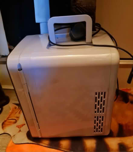 Photo of free Mini fridge (Harlesden) #4