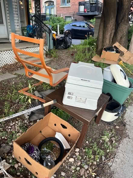Photo of free UPDATE curb-side alert (Hintonburg) #3