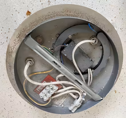 Photo of free Ceiling light fitting - 3 x GU10 adjustable, 12 x mini LEDs (Edenbridge TN8) #2