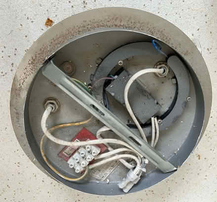 Photo of free Ceiling light fitting - 3 x GU10 adjustable, 12 x mini LEDs (Edenbridge TN8) #2