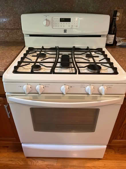 Photo of free Kenmore gas oven (Haggerty and 7 mile) #1