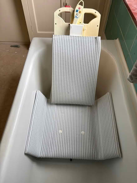 Photo of free Bath seat (Chaddesden DE21) #1
