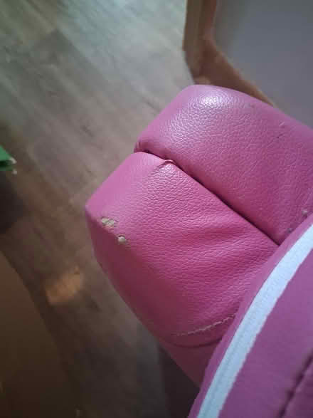 Photo of free Massage table (HX6 Sowerby bridge) #3