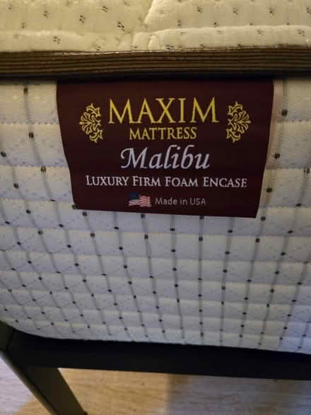 Photo of free Queen Mattress, Firm (Paramount near 105) #2