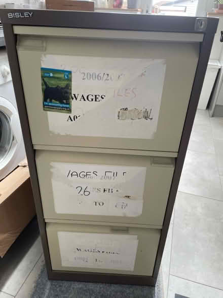Photo of free Metal Filing Cabinet (Thurrock SS17) #1