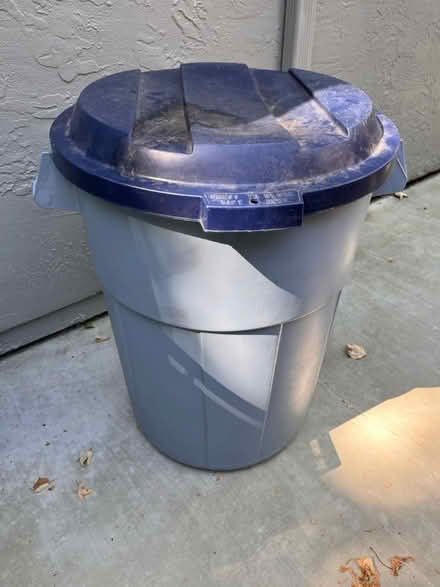 Photo of free 32 gallon trash can (South Walnut Creek) #1