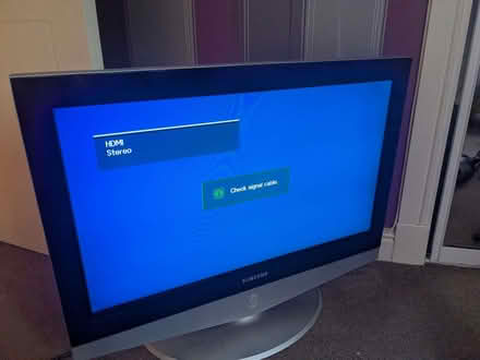 Photo of free TV, vacuum and 2 x rugs (Drum Brae EH4) #1