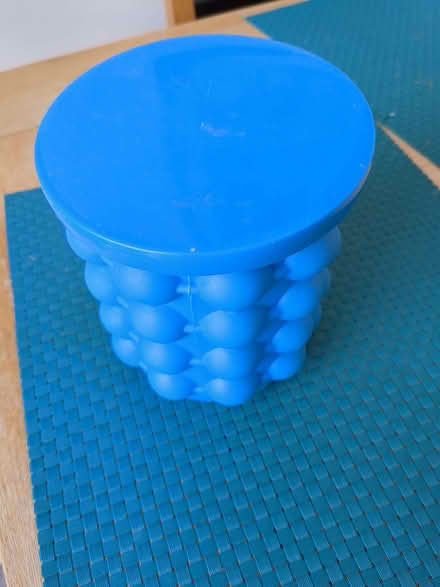 Photo of free Ice cube maker (Earley RG6) #1