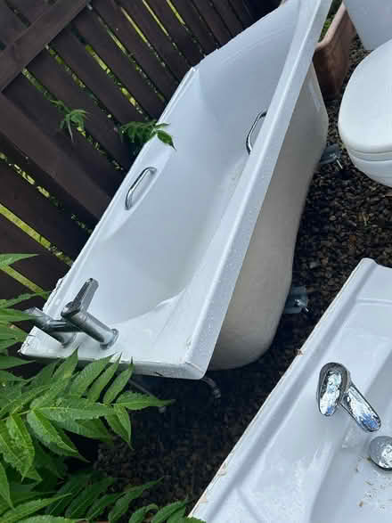 Photo of free Bath, Toilet and Washbasin (Rowlands Gill NE39) #2