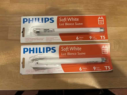 Photo of free 2 fluorescent tube lights (Redwood City, Mt. Carmel) #1