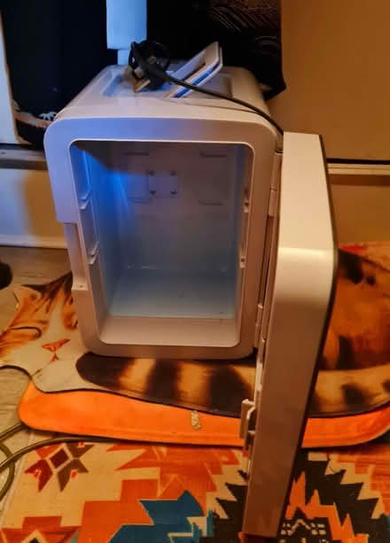Photo of free Mini fridge (Harlesden) #2