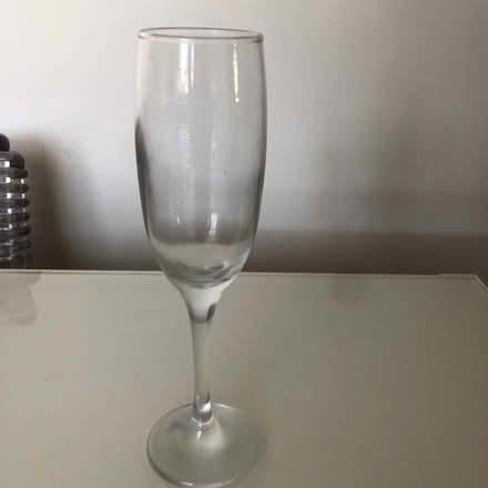 Photo of free Short champagne glas (Richmond TW1) #1