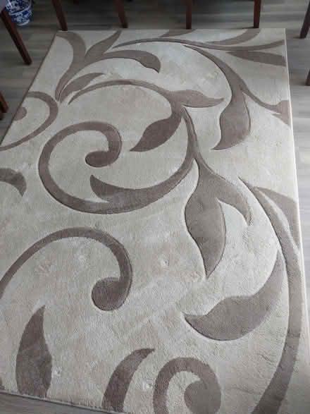 Photo of free Rug in very good condition (LE67 2NN) #1