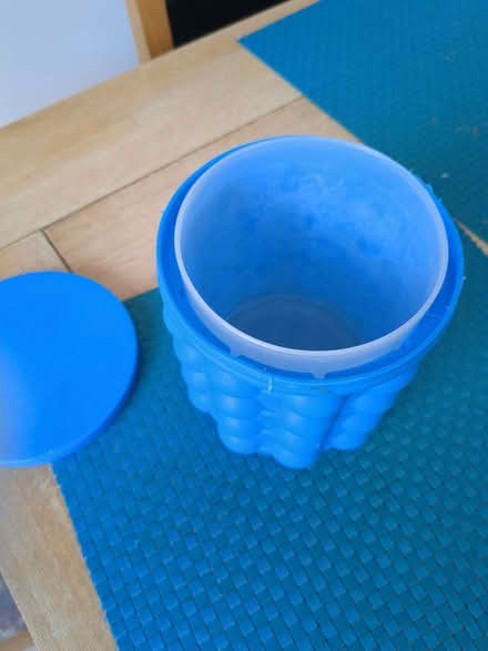 Photo of free Ice cube maker (Earley RG6) #2