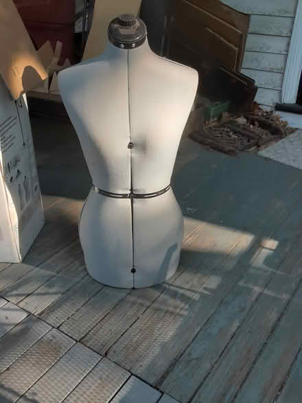 Photo of free Human model for sewing (Jamaica Plain) #3