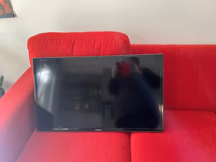 Photo of free Samsung colour smart tv (Indooroopilly) #1