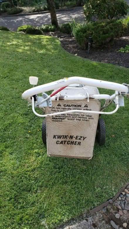 Photo of free 21" 3.5hp Snapper walk behind mower (Kirkland Highlands) #3