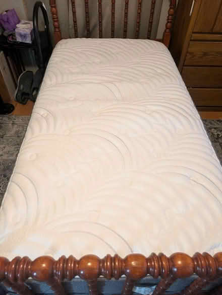 Photo of free Twin Sheets, Mattress, & Pads (Pawtucketville / Lowell) #1