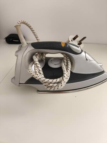 Photo of free Steam iron (Corfe Mullen BH21) #1