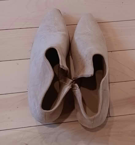 Photo of free Cowboy Ankle Boots 👢 (Bed-stuy) #3