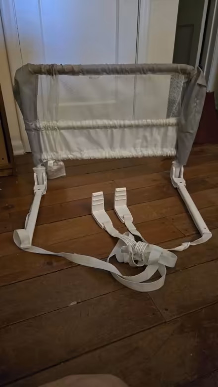 Photo of free Munchkin Bed Rail for Toddlers/Kids (SW Minneapolis) #2