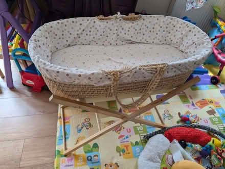 Photo of free Moses basket (Laindon SS15) #1