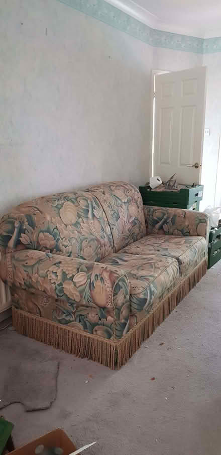 Photo of free Large Vintage 2-Seater Settee (Totteridge HW HP13) #1