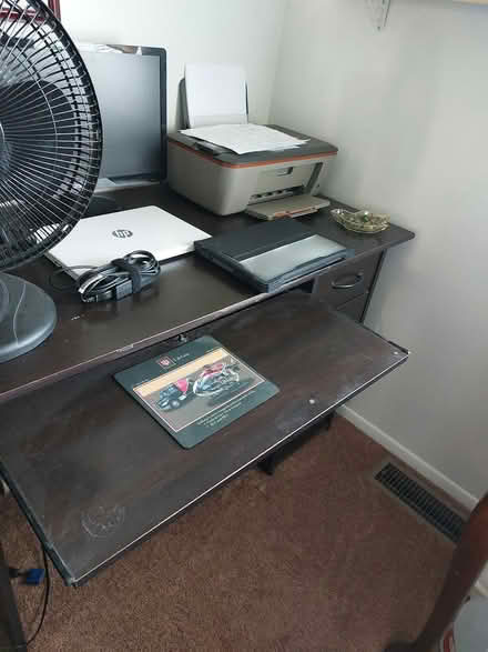 Photo of free computer desk (South West Side of Indianapoli) #1