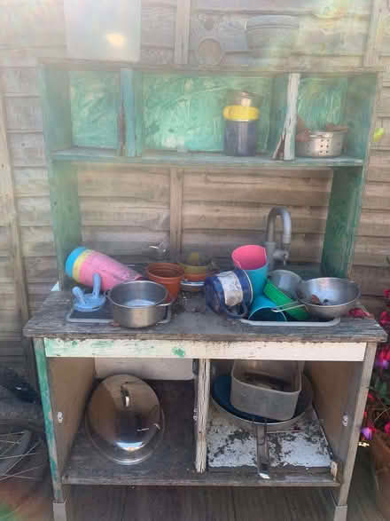 Photo of free mud kitchen and accessories (Rochford SS4) #1