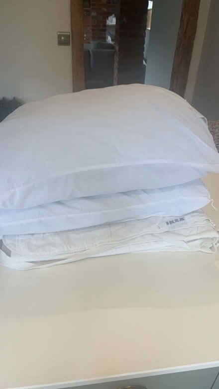 Photo of free mattress protector & 2 pillows (Goldhanger CM9) #1