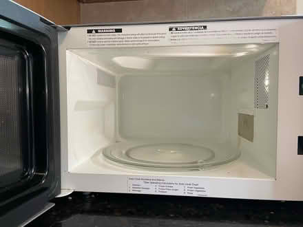 Photo of free Microwave (Wilmette - Lake & Illinois) #2