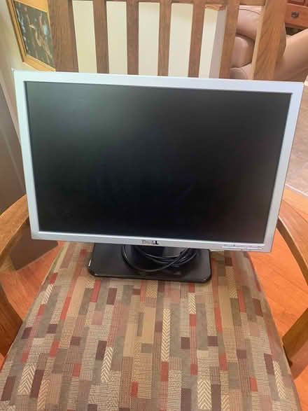 Photo of free Dell 19" Moinor (Mantua) #1