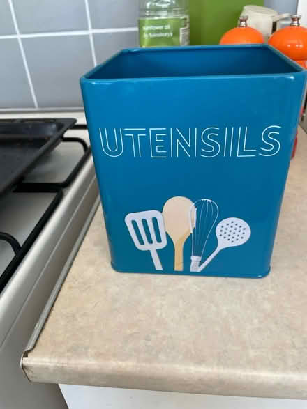Photo of free Rug and utensil tin (Didcot OX11) #2