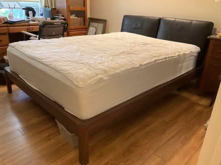 Photo of free Queen bed solid wood (James Bay area) #1