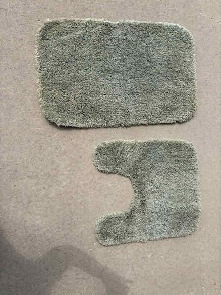 Photo of free Bathroom rug set (Westland) #1