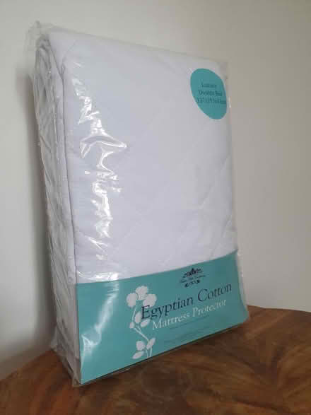 Photo of free Cotton Double Mattress Protector (East Sheen (SW14)) #1