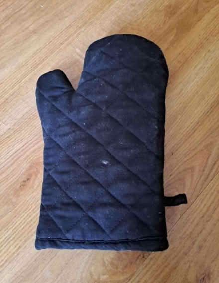 Photo of free Oven Mitt (Bedminster BS3) #1