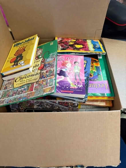 Photo of free Tons of kid books (Hillsboro) #1