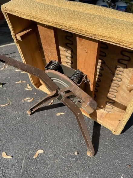 Photo of free Vintage swivel rocker (Wilmette - Lake & Illinois) #2