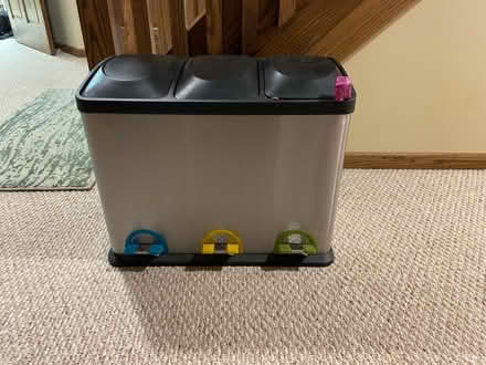 Photo of free 3-bin waste can (Darien) #1