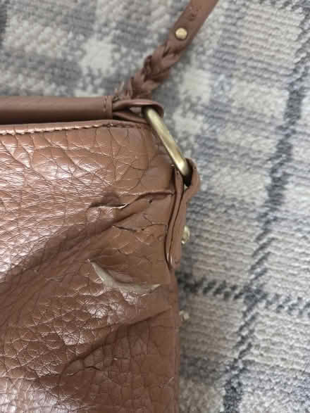 Photo of free Mantaray Handbag (Lightwood ST3) #4