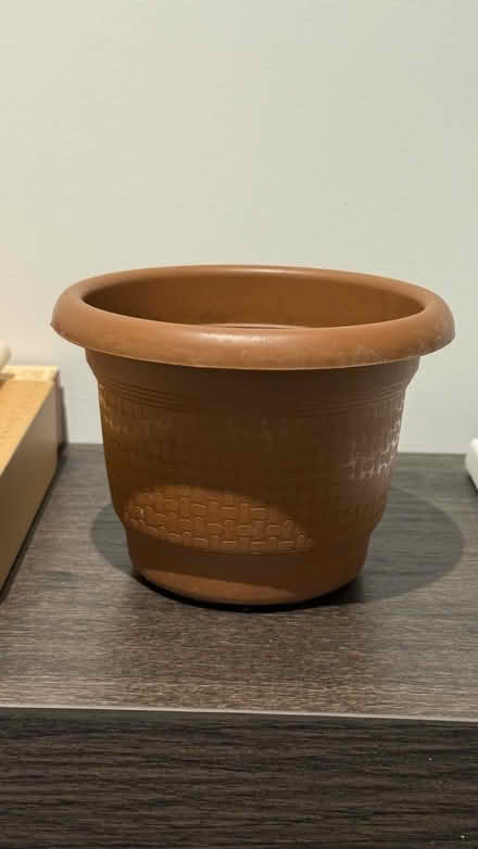 Photo of free Plant pot (W2 Edgware Road) #1